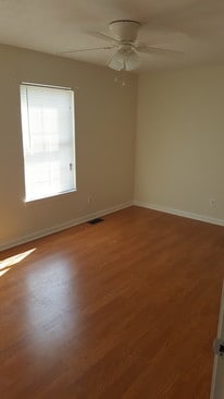 Photo - 614 E Oak St