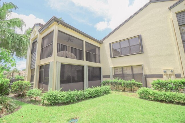 Photo - 3961 SW Greenwood Way Unit E