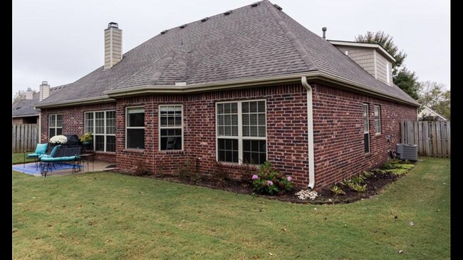 Photo - 3533 Normandy St