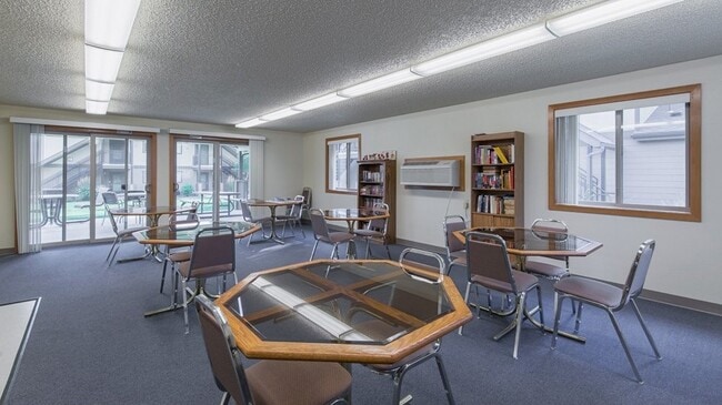 Building Photo - 1108 Rose St Unit 50