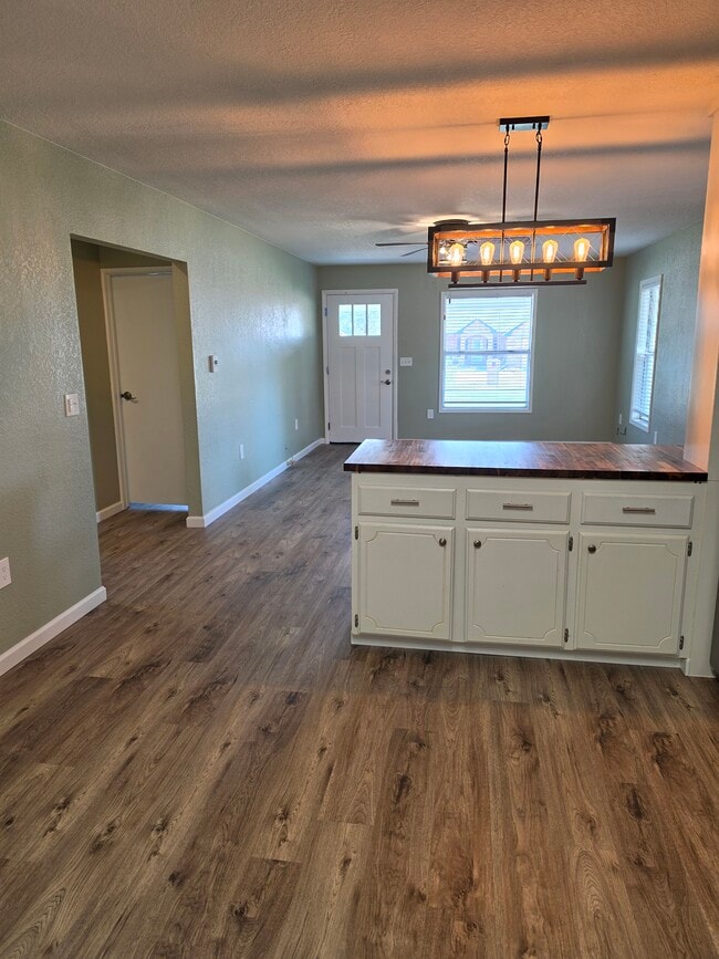 Photo - 503 2nd St