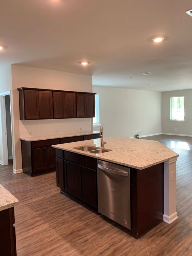 Photo - 7601 Trailview Dr