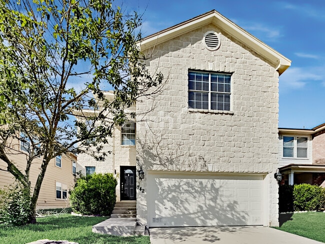 Photo - 742 Pinafore St Casa