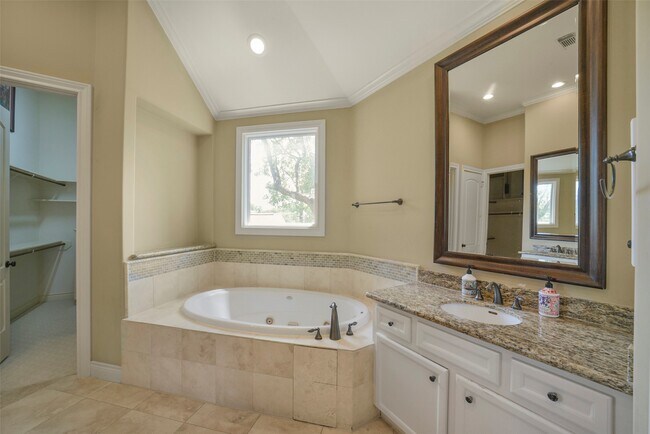 Photo - 2307 Sheridan St