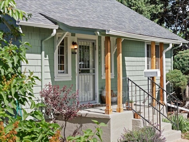 Photo - 3077 Benton St