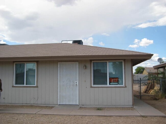 Building Photo - ADORABLE APACHE JUNCTION TWO-BEDROOM!