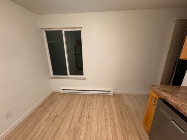 Photo - 297 Main St W Unit Apt 3