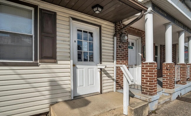 Photo - 7 S Market St Unidad #2