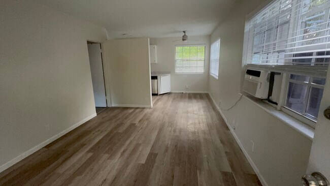 Photo - 217 SW 11th Ct Unit 2