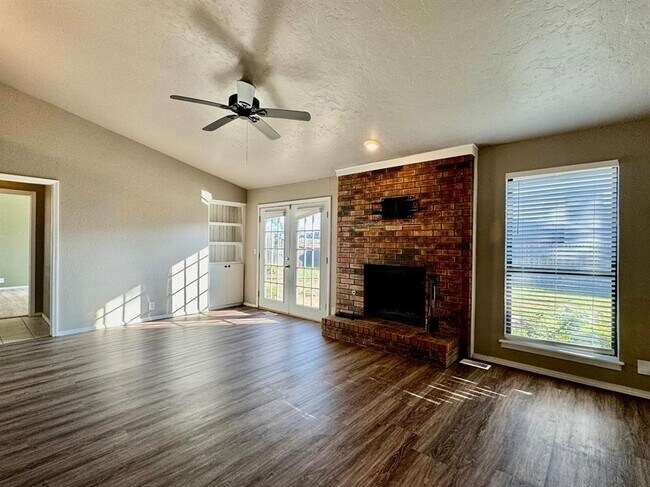 Photo - 2200 W Rockypoint Dr
