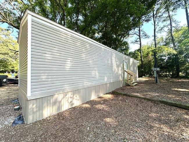 Photo - Brand new Efficiency 1 BR mobile home with large bonus room Unit Lenlock 1-1