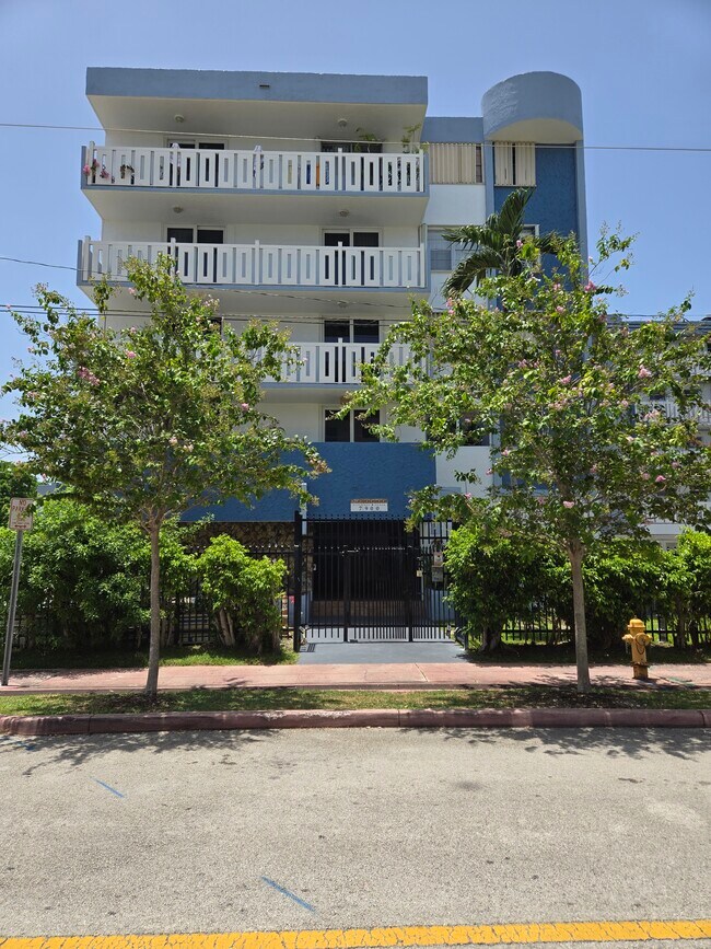 Photo - 7900 Tatum Waterway Dr Unit 201