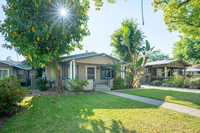 Building Photo - Spacious Furnished Home Near Pasadena City College