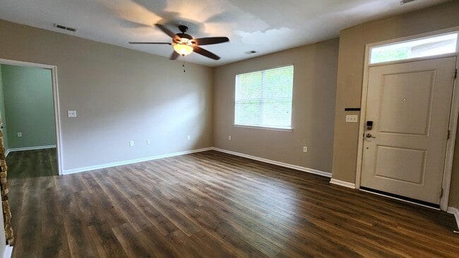 Photo - 2462 Leytonstone Dr