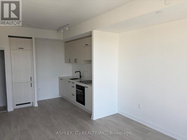 Photo - 1 Quarrington Lane Unit 1008