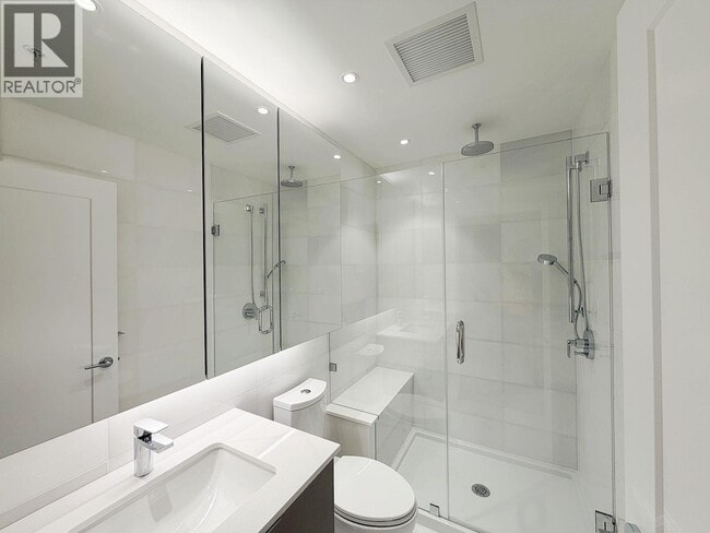 Photo - 6138 Birney Ave Unité 11F