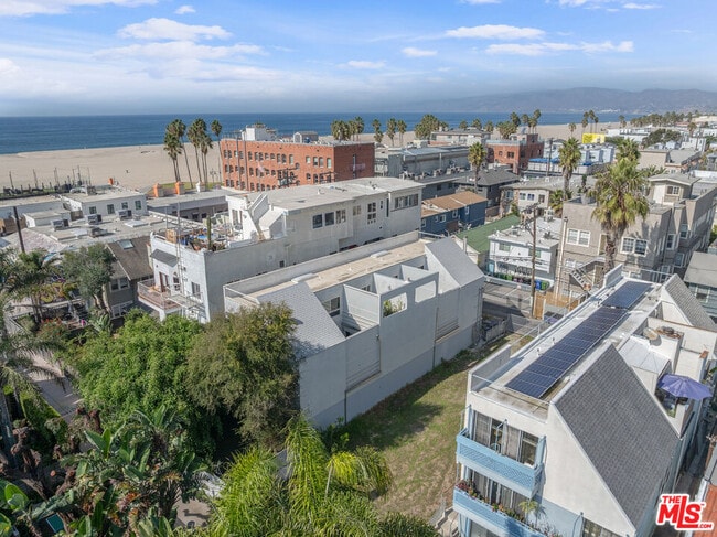 Photo - 21 1/2 Wavecrest Ave