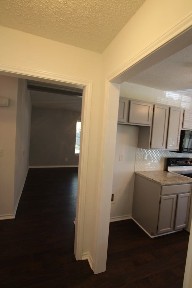 Photo - Coming Soon: Stunning 2 bedroom, 2 bath home in Whitehouse ISD!