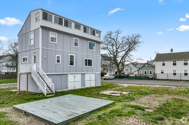 Building Photo - 12 5th St Rental