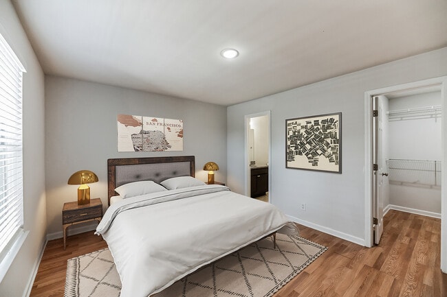 Photo - King George Apartments