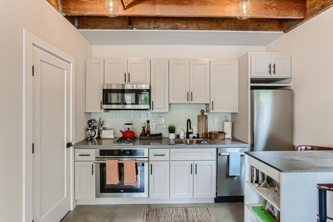 Photo - Unique DADU with heated floors, AC, design...