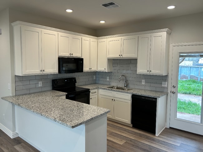 Photo - 304 W Redwood St Unidad 304-A