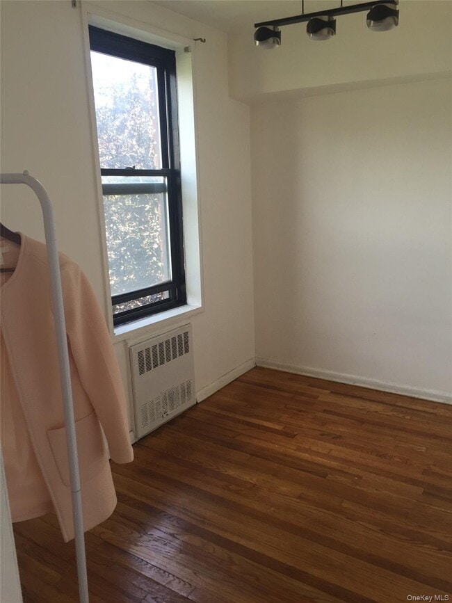 Photo - 63-95 Austin St Unidad 4C