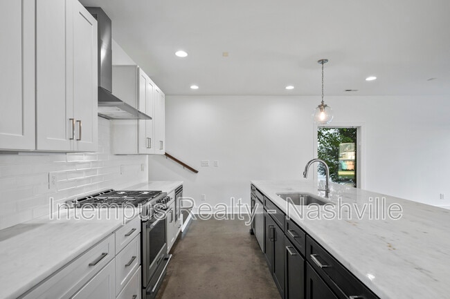 Photo - 962 9th Ave S