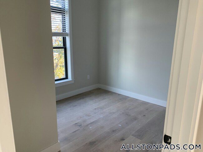 Photo - 157 Everett St Unit 202