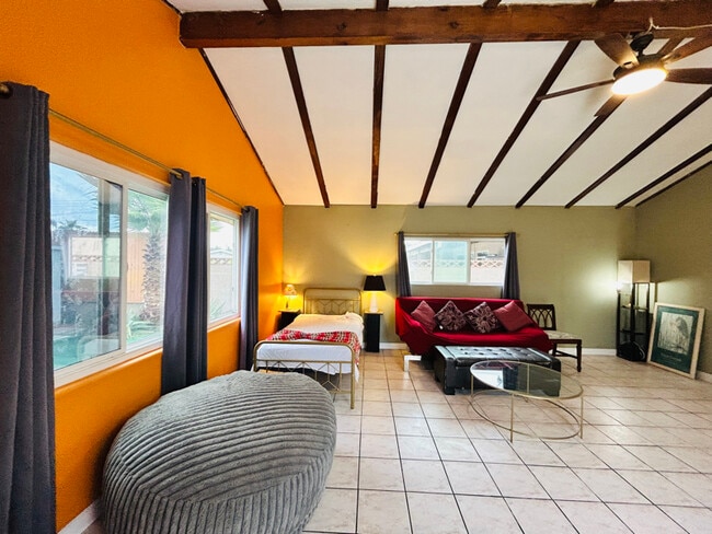 Photo - 8871 Belmont St