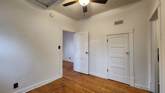 6 11th St S