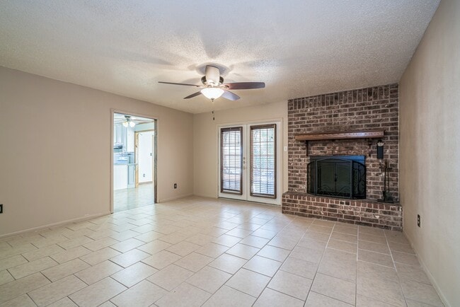 Photo - Welcome home to your perfect paradise in a quiet neighborhood.