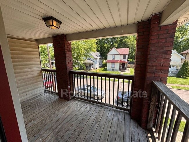 Photo - 624.5 Wicoff St