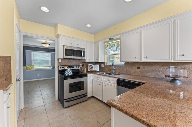 Photo - 427 Whitecap Dr
