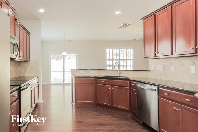 Photo - 1057 McLaren Drive