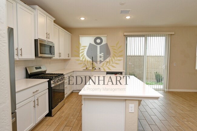 Photo - 231 Nabors Dr S