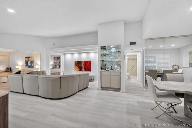 Building Photo - 15314 Strathearn Dr Unit 11603