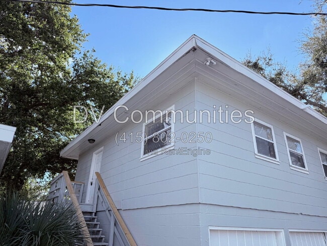 Building Photo - 986 22nd Ave S Unit 3
