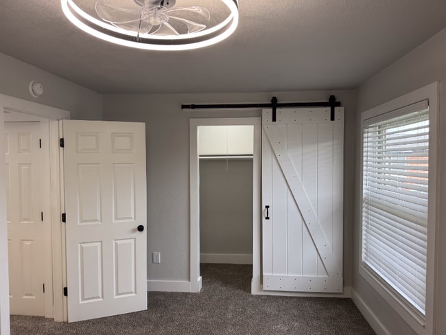 Photo - 412 Williams Ct