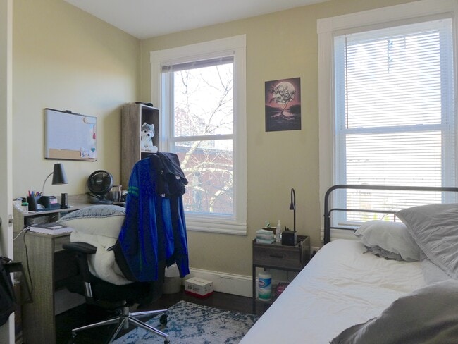 Building Photo - 8 Worthington St