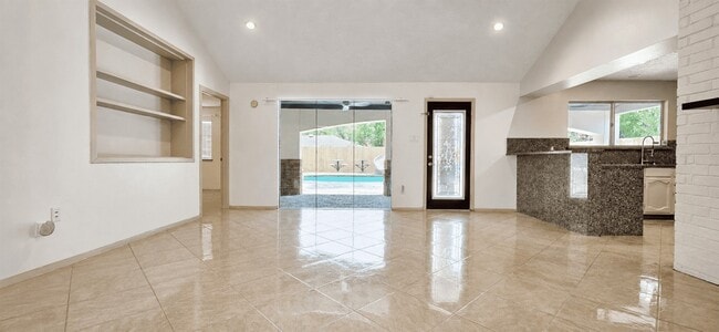 Photo - 13914 Bonnington Dr