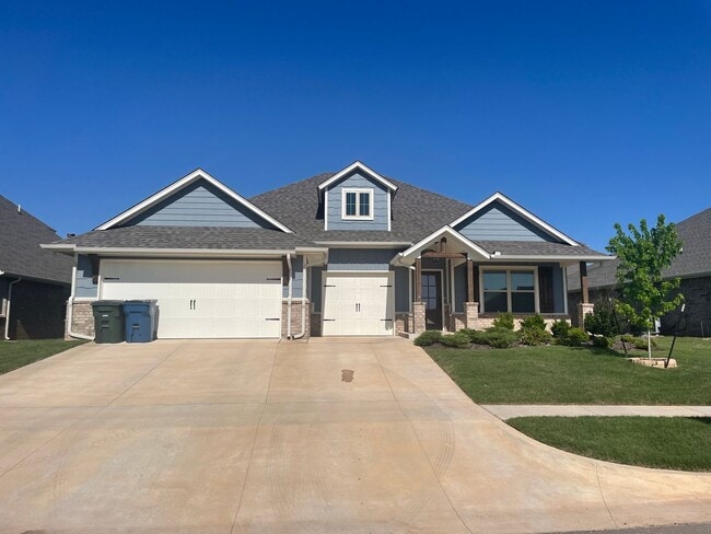 Building Photo - True 4 bedroom with luxury furnishings , convenient community amenities and storm shelter in Edmo...