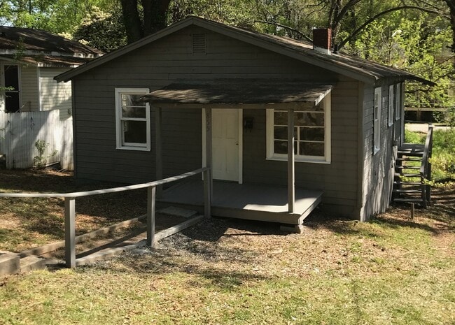 Building Photo - 855 Bowie St