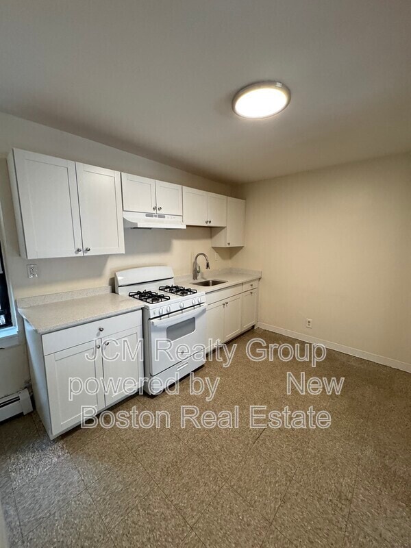 Building Photo - 11 Victory Rd Unit 30 / 2nd Floor