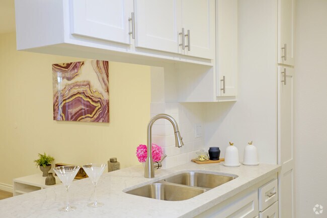 1BR-1BA - 550 SF