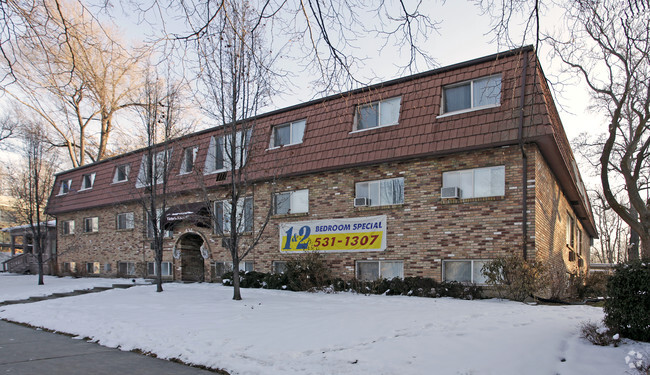 Building Photo - Victoria House 6th Apartments