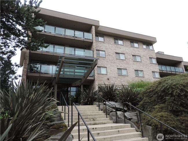 Building Photo - 1bd/1ba Bellevue Condo Unit 205