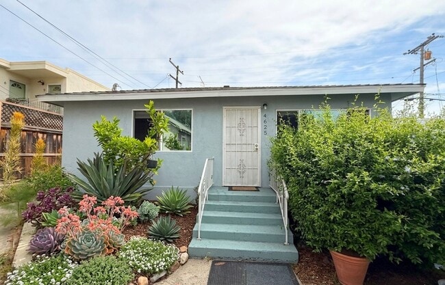 Building Photo - 4623-25 Mississippi St Unit 4625 Mississippi St