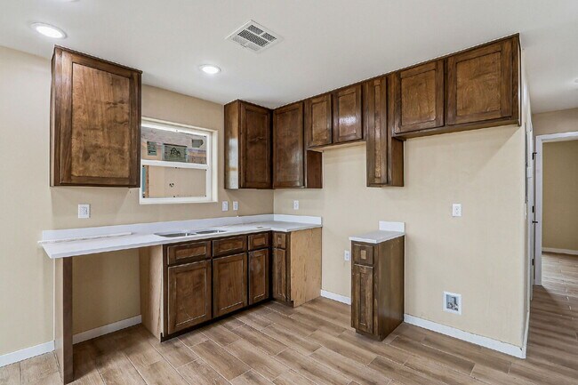 2-bedroom, 1-bath brand new apartment in 79924