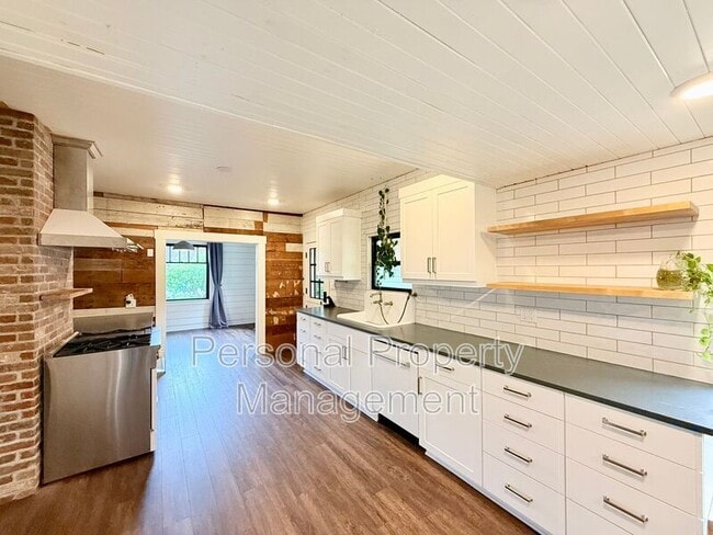 Photo - 2234 N L St